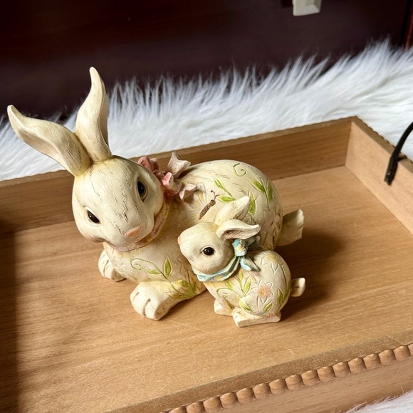 Hand Painted Figurine Baby Bunny with Mama Rabbit Wood Carved Roman Inc - Picture 2 of 10